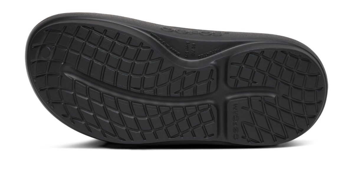 Women's Cloog PLUS Clog - Black - Image 8